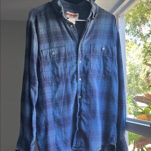 Wrangler Rugged Wear Men's Dark Blue Plaid Button-Down Shirt